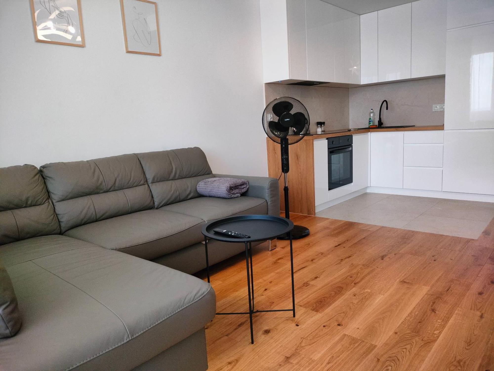 Apartment 8 Pietro Self Check-in, Parking Rzeszow